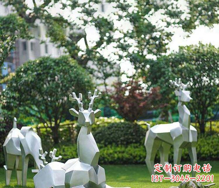 益阳不锈钢动物鹿雕塑艺术与自然的完美结合