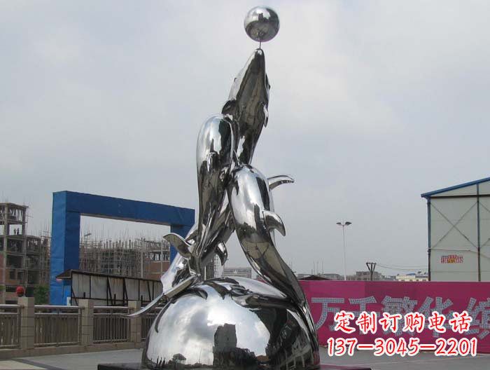 益阳海豚雕塑精美细腻的艺术品