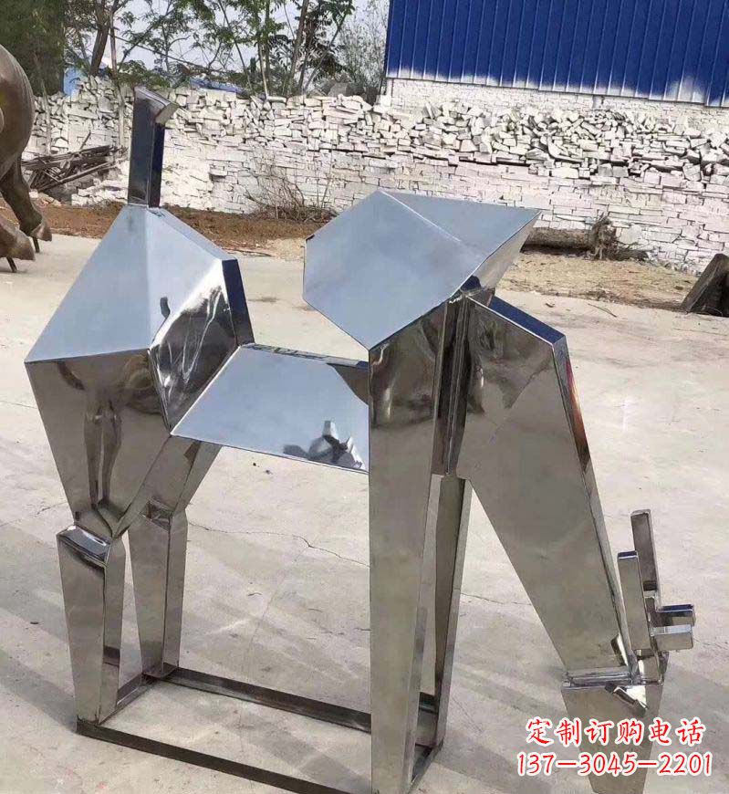 益阳不锈钢锻造的景观小鹿雕塑