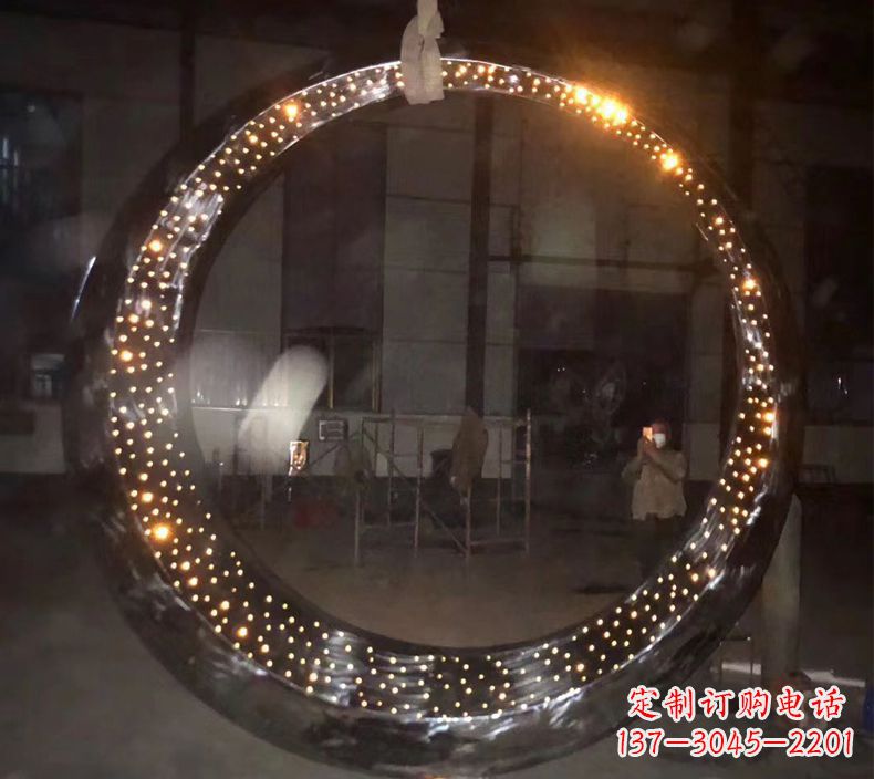 益阳璀璨夜空,不锈钢发光月亮雕塑
