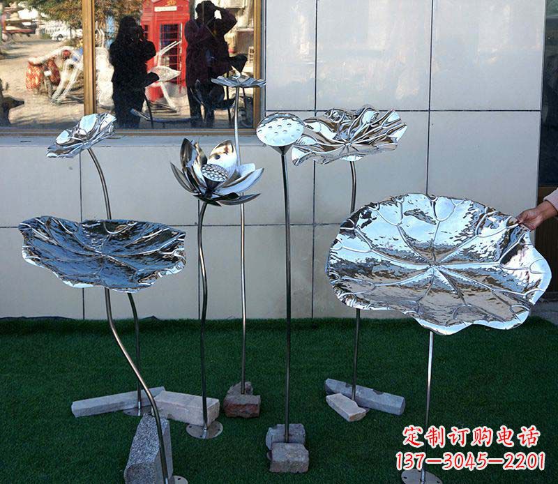 益阳不锈钢雕刻荷花美化环境