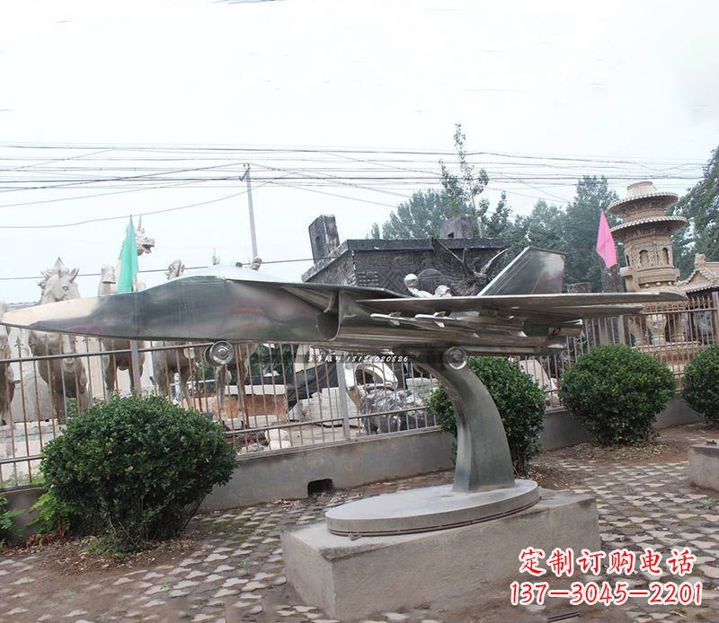 益阳不锈钢飞机雕塑象征着飞翔的梦想