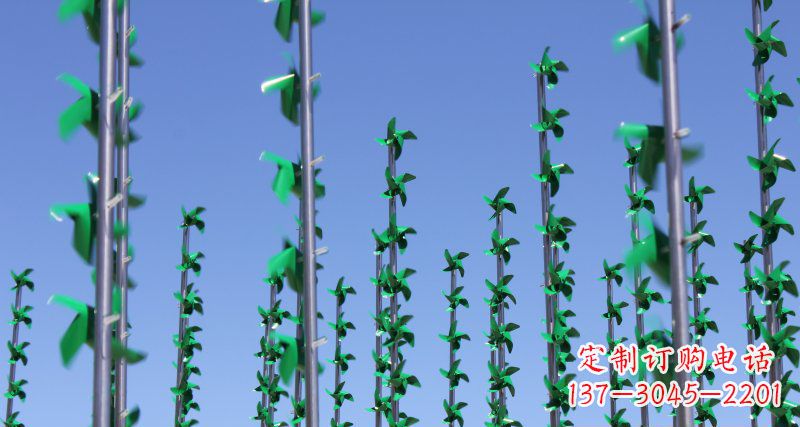 益阳螺旋风车给广场景观带来的旋转欢乐