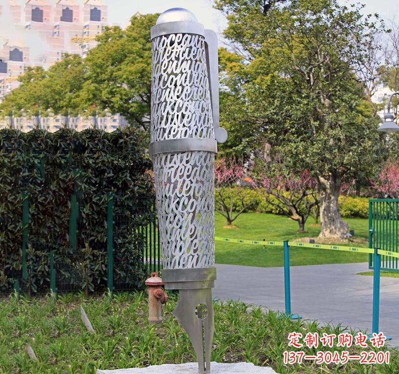 益阳精致不锈钢钢笔雕塑