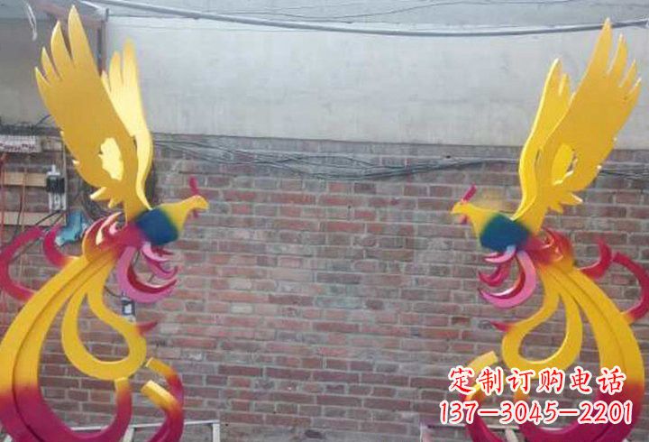 益阳不锈钢公园彩色凤凰雕塑——艺术与自然的融合