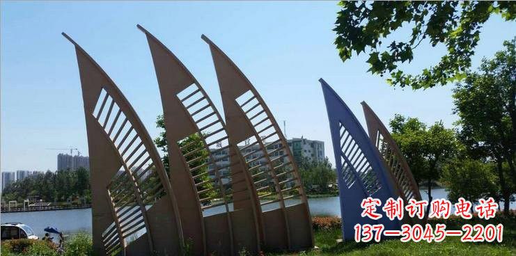 益阳不锈钢公园的船帆雕塑
