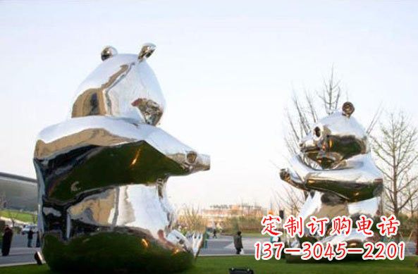 益阳不锈钢熊猫雕塑传递友谊与和平