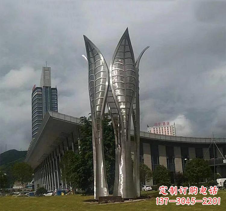 益阳不锈钢公园大型树叶雕塑精美绝伦