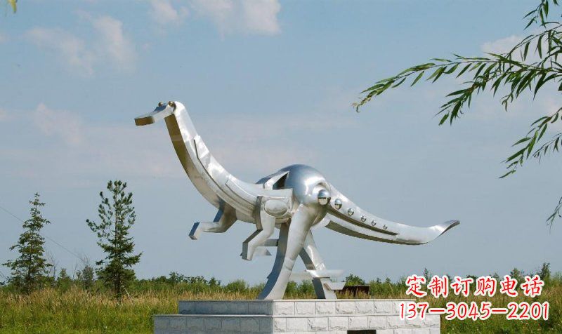 益阳不锈钢鸭嘴龙雕塑艺术与自然完美结合