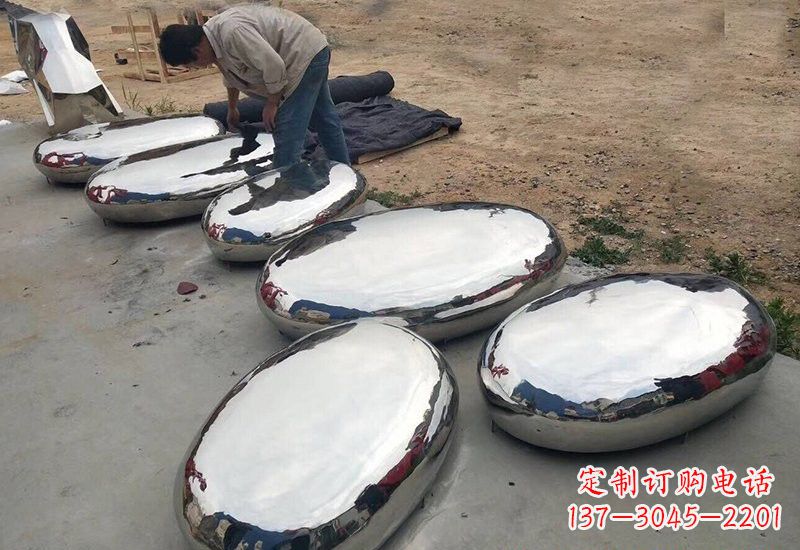 益阳不锈钢鹅卵石雕塑精美外形给人以美的感受