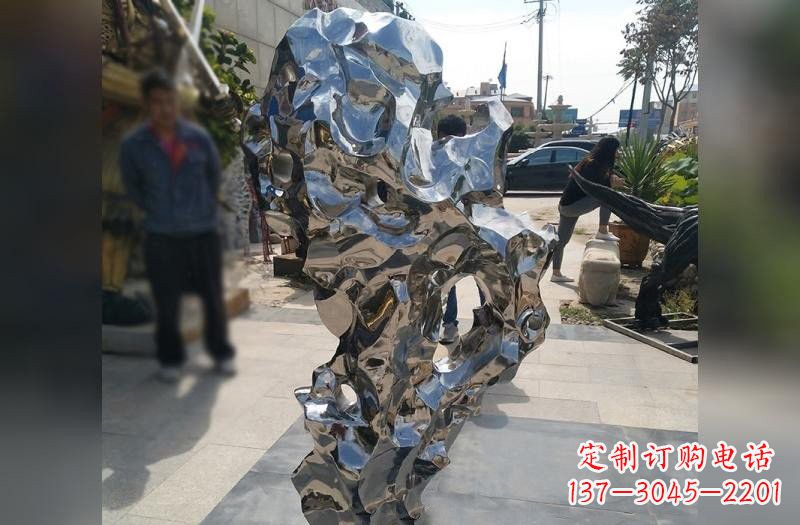 益阳太湖石雕塑——点缀不锈钢公园