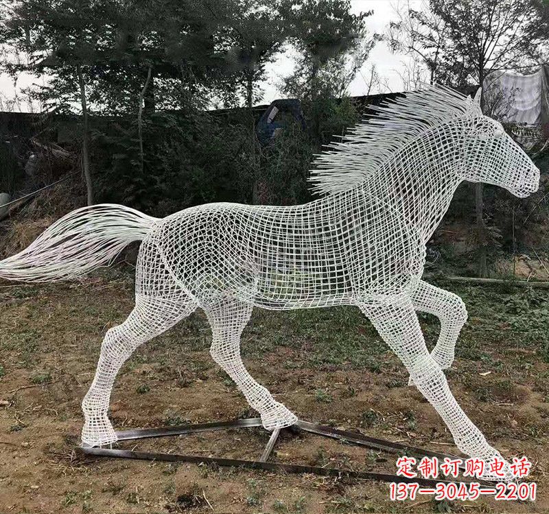益阳不锈钢公园镂空奔马雕塑——给城市带来动感