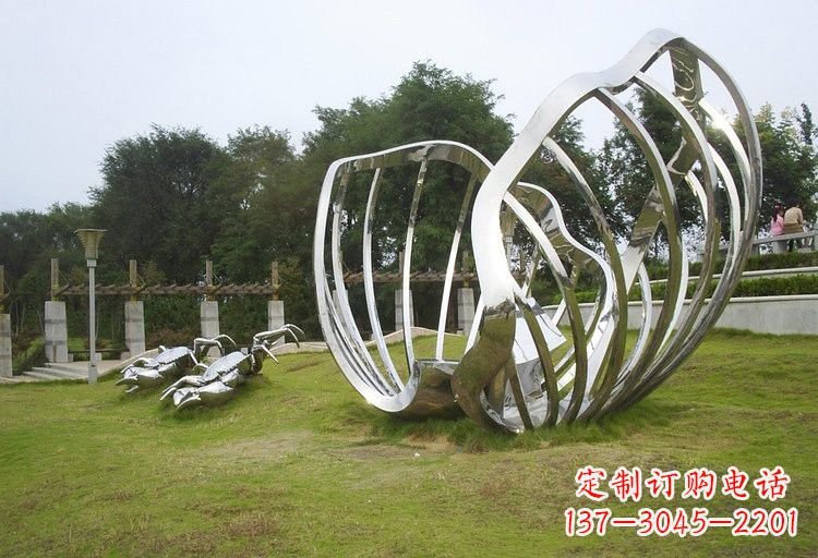 益阳不锈钢公园里的贝壳雕塑