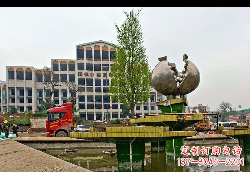 益阳不锈钢石榴雕塑灿烂的艺术之美
