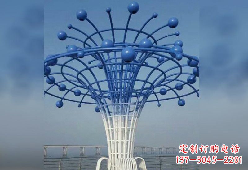 益阳不锈钢广场上的喷泉雕塑