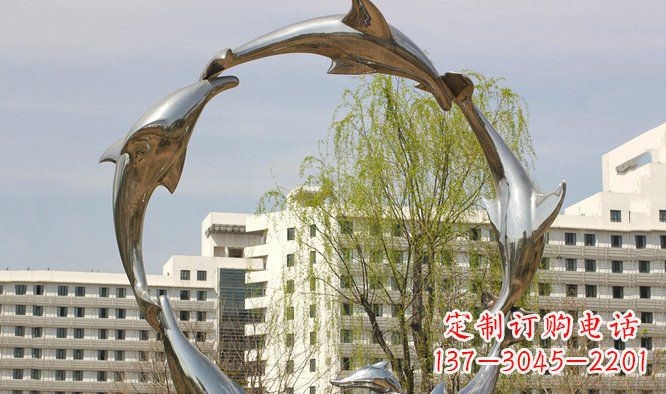 益阳海豚雕塑精美景观的象征