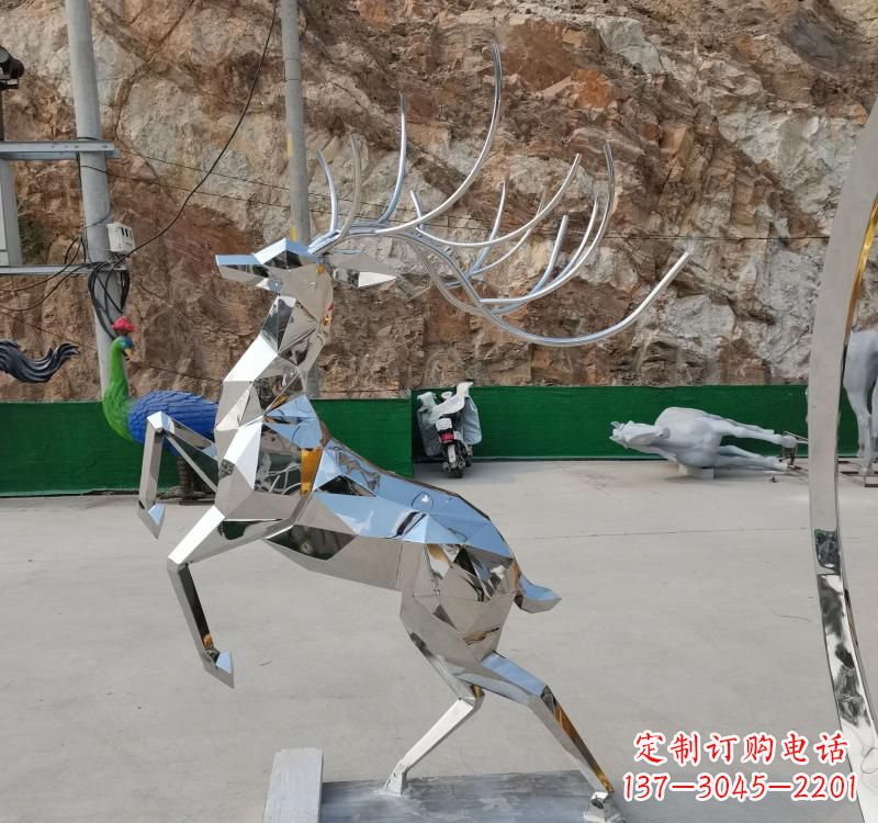 益阳梅花鹿雕塑美丽而神秘的存在
