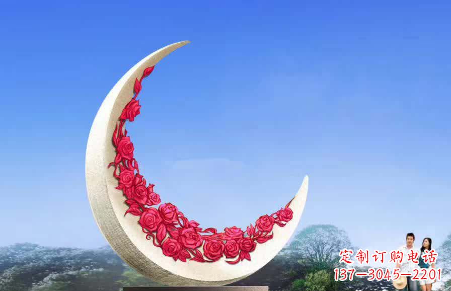 益阳不锈钢广场月亮雕塑月光下的璀璨美景