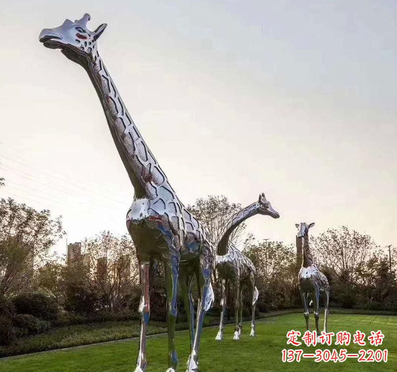 益阳不锈钢长颈鹿雕塑美丽的艺术精神