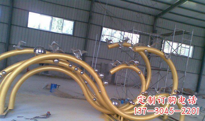 益阳海鸥景观以不锈钢雕塑点亮海岸
