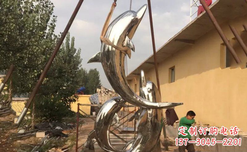 益阳不锈钢海豚雕塑美丽而又神秘