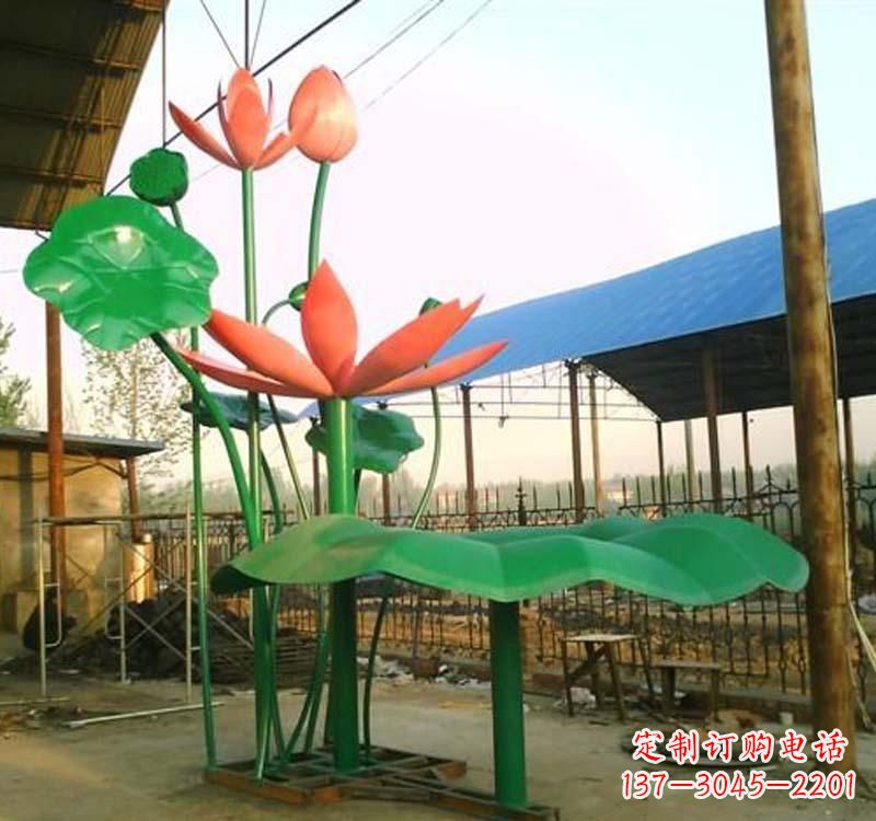 益阳不锈钢荷花雕塑汲取自然之美