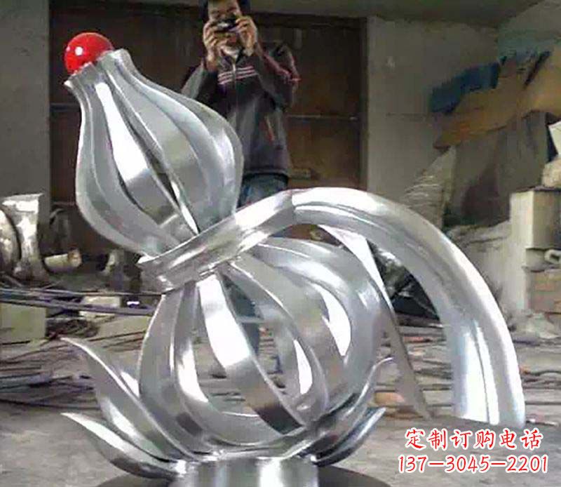 益阳不锈钢葫芦雕塑艺术与科技的完美结合