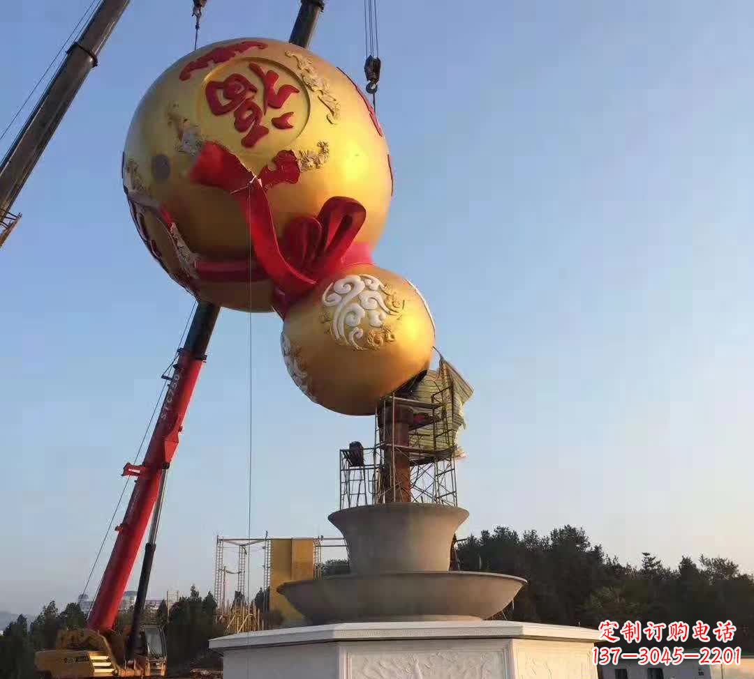 益阳不锈钢葫芦景观雕塑精美绝伦