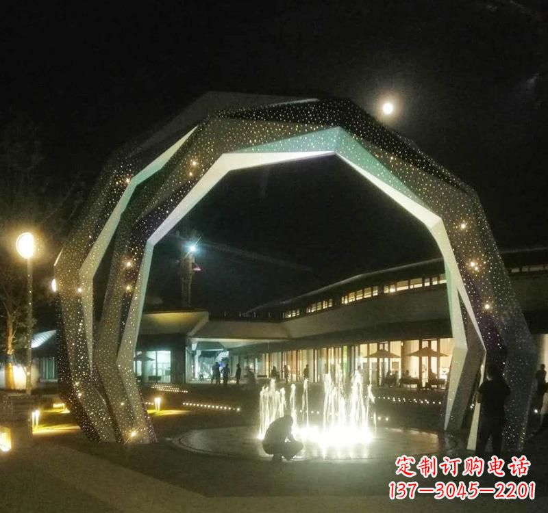 益阳不锈钢户外拱门雕塑精美线条点缀美景