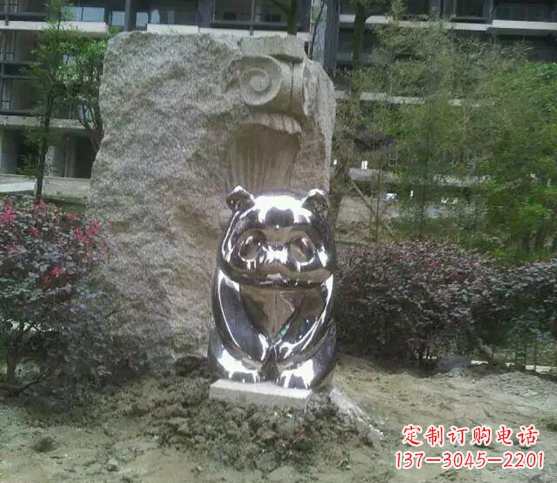 益阳不锈钢熊猫雕塑它的美丽与魅力