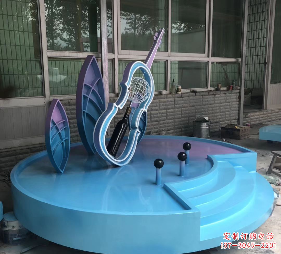 益阳大提琴雕塑精致的艺术瑰宝