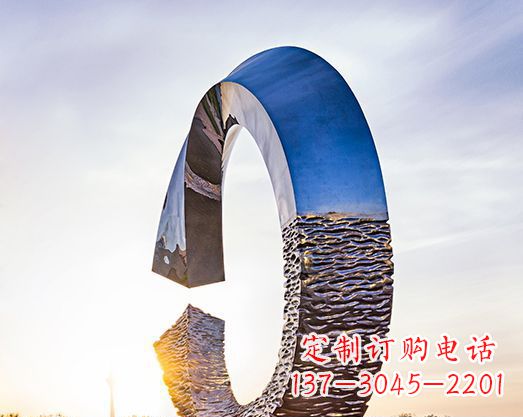 益阳不锈钢景观圆环雕塑环绕自然之美