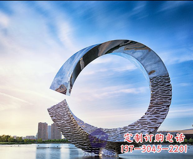 益阳环绕世界的不锈钢景观雕塑