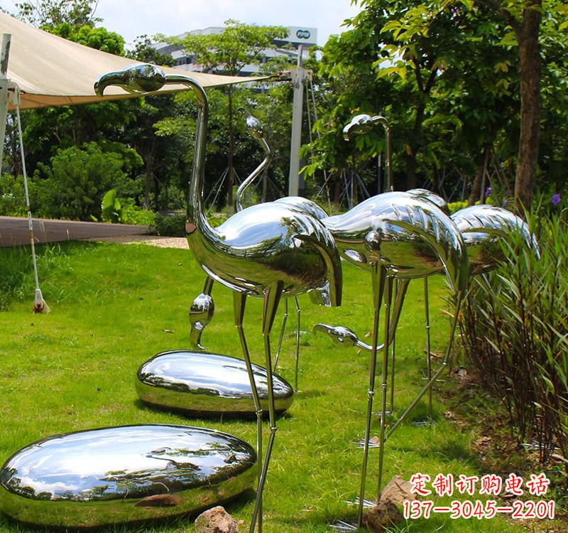 益阳不锈钢镜面火烈鸟雕塑精美外形、多彩光泽