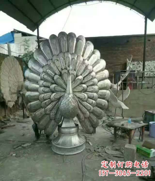 益阳该孔雀雕塑