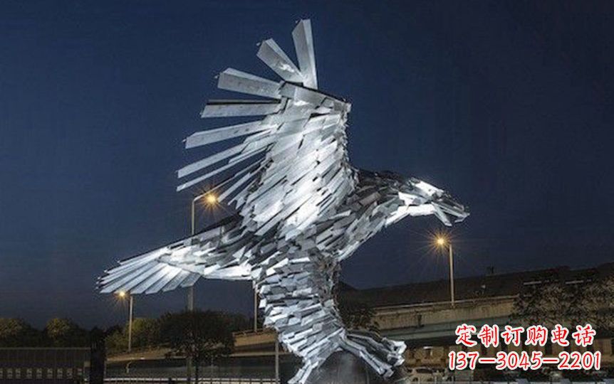 益阳金色老鹰展翅飞翔——不锈钢老鹰抓球广场景观雕塑