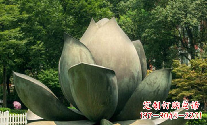 益阳不锈钢莲花公园精美的雕塑装点