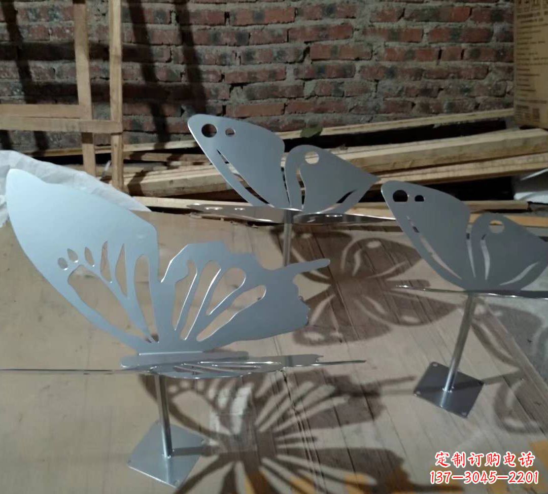 益阳蝴蝶之舞不锈钢镂空蝴蝶景观雕塑