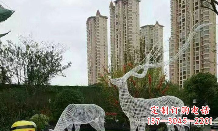 益阳不锈钢镂空鹿雕塑精美纯粹的艺术之作