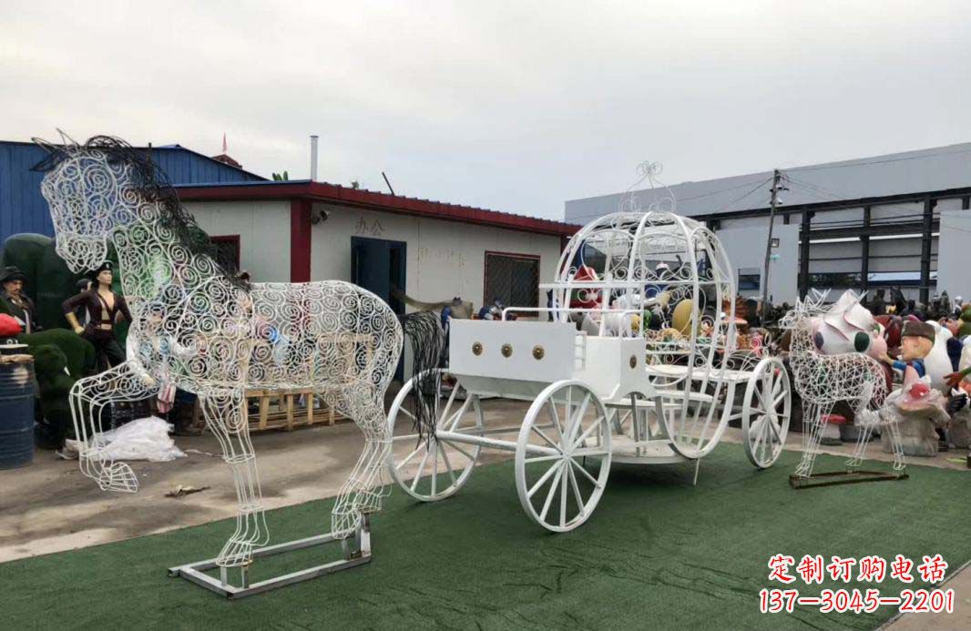 益阳不锈钢镂空欧式马车雕塑精美造型点缀空间