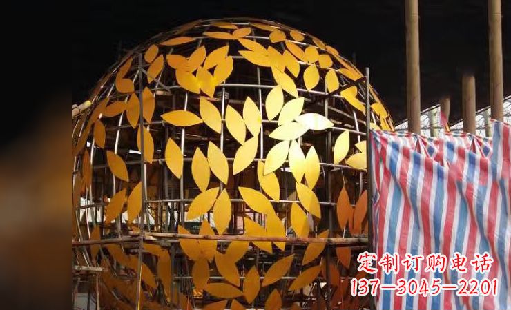 益阳不锈钢镂空树叶雕塑——精美绝伦