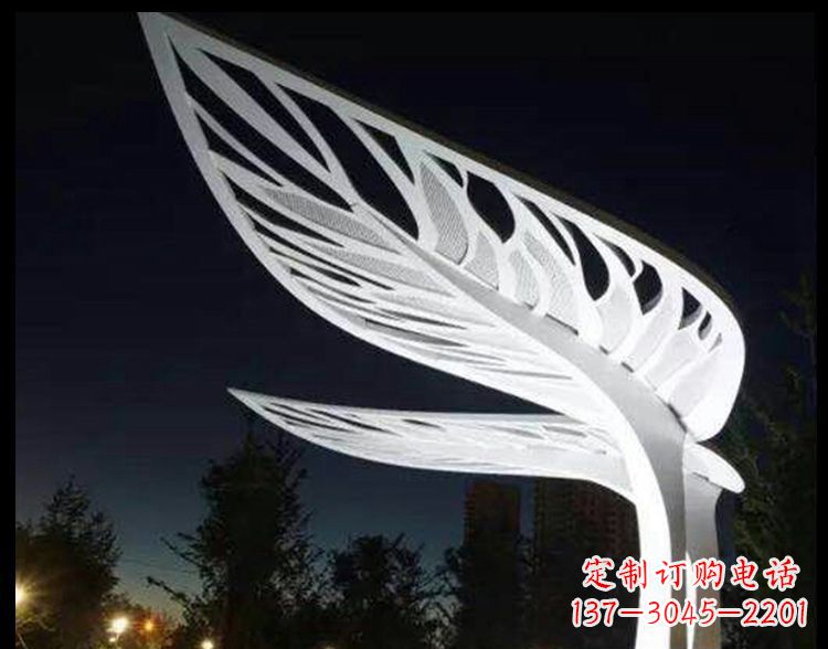 益阳不锈钢镂空树叶雕塑点缀景观
