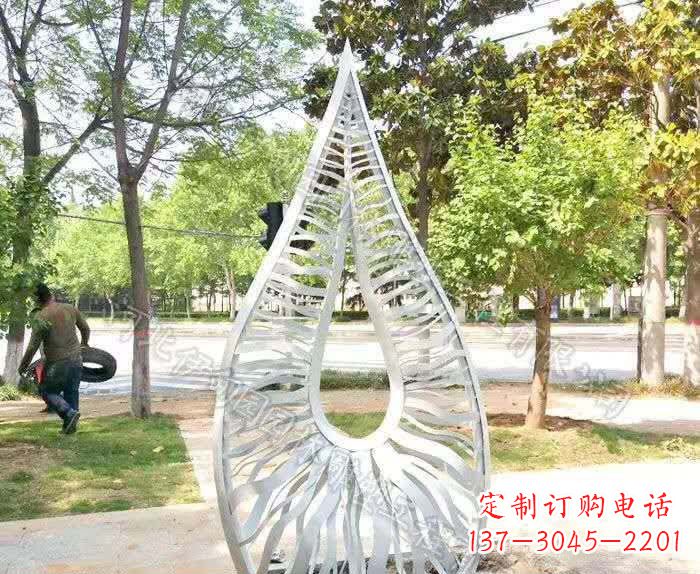 益阳精致不锈钢水滴雕塑