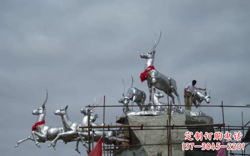益阳不锈钢动物雕塑——美丽宁静的自然之美
