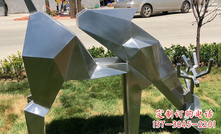 益阳不锈钢梅花鹿雕塑给公园带来美丽风景