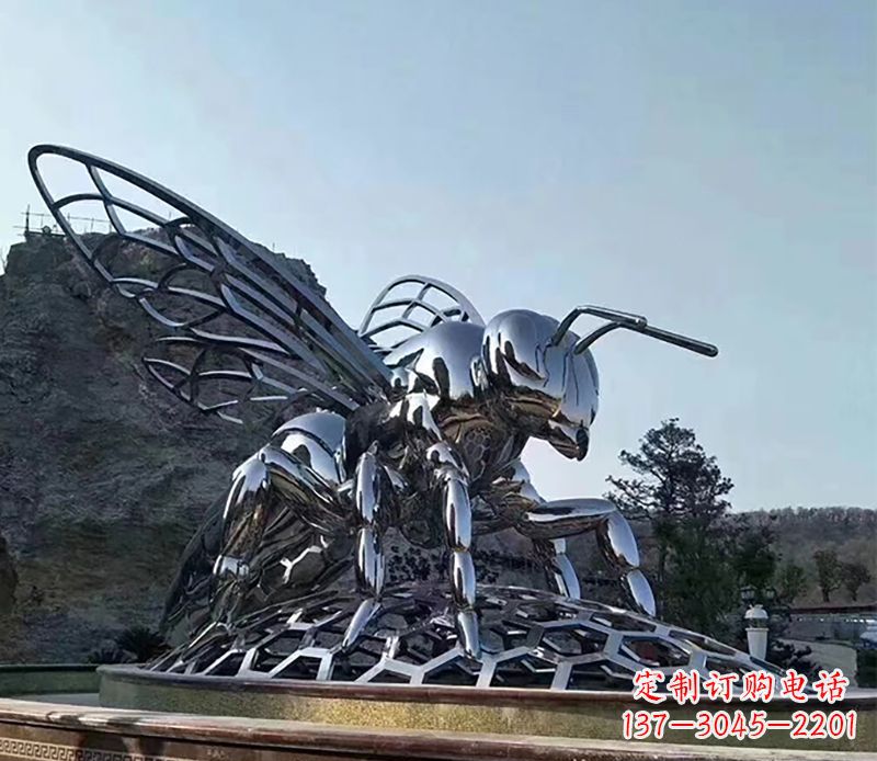 益阳不锈钢蜜蜂雕塑精美雕塑点缀环境