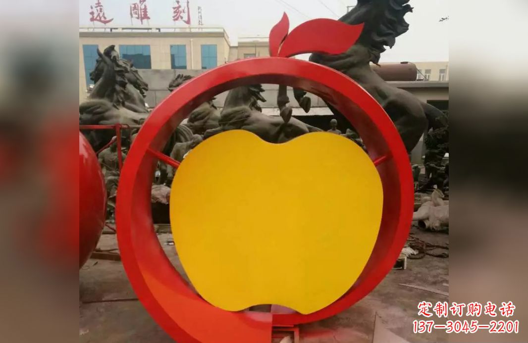 益阳不锈钢苹果雕塑——见证爱与和平