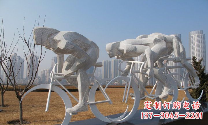 益阳展现运动风采的不锈钢自行车雕塑