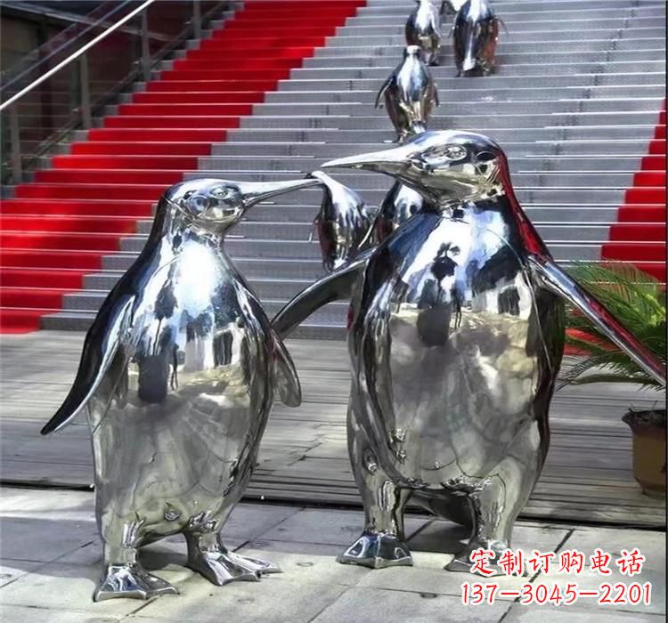 益阳不锈钢企鹅雕塑海洋生物的艺术表现