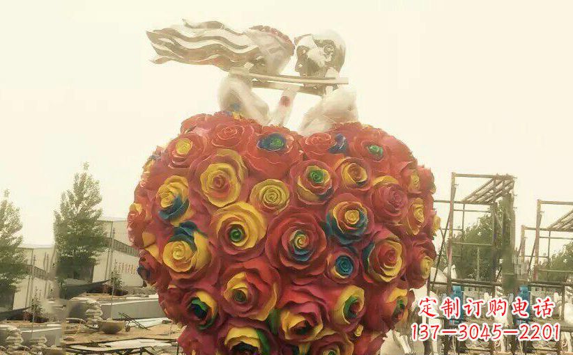 益阳浪漫之美——不锈钢情侣结婚雕塑